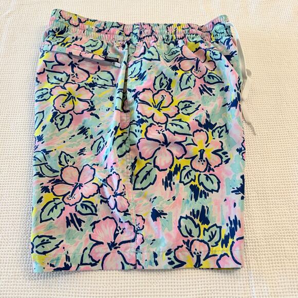 Chubbies Men's Floral Swim trunk Lg 7" inseam - Picture 2 of 11